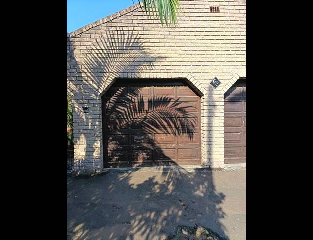 2 BEDROOM PROPERTY TO RENT IN NEWLANDS WEST